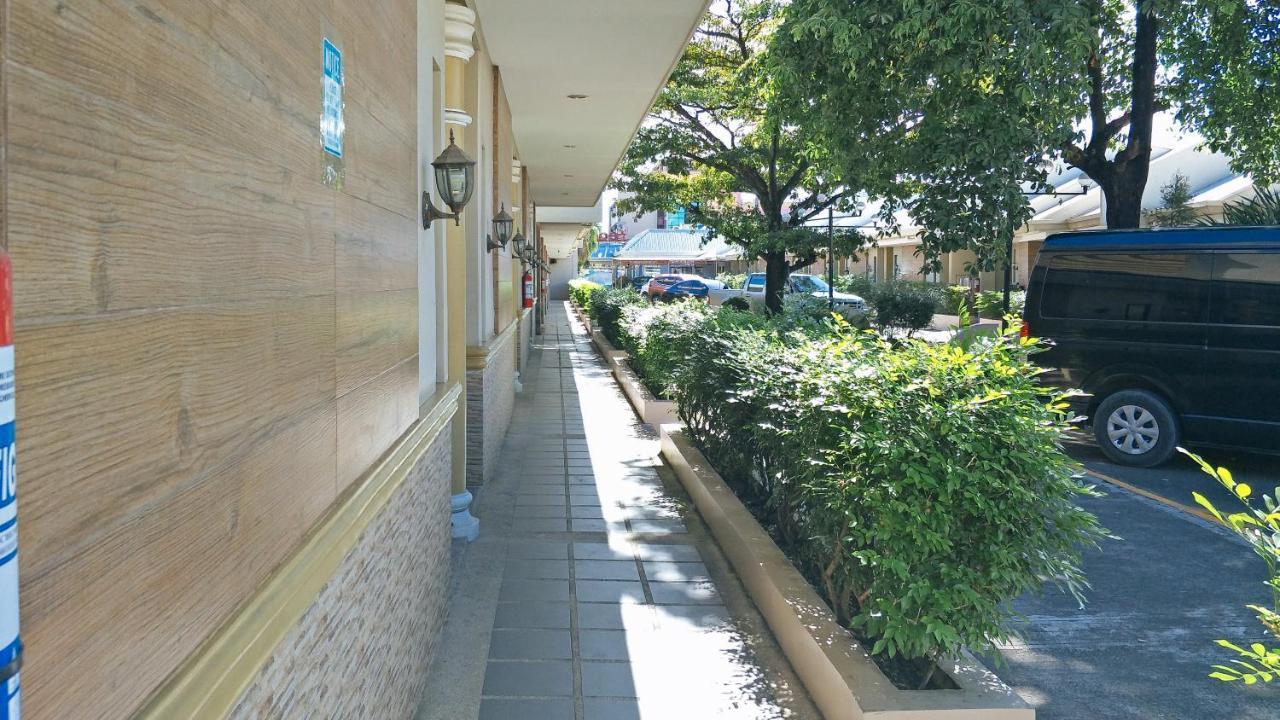 Готель Reddoorz Premium @ Wireless Mandaue Cebu Екстер'єр фото